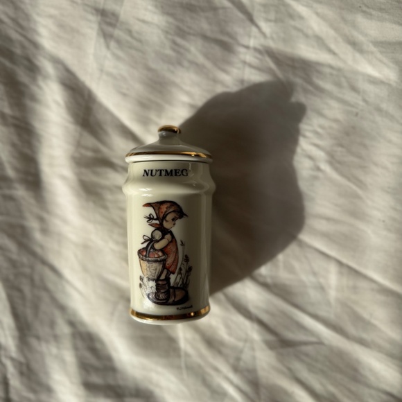 Mj Hummel Spice Jars - 7 - Picture 6 of 9